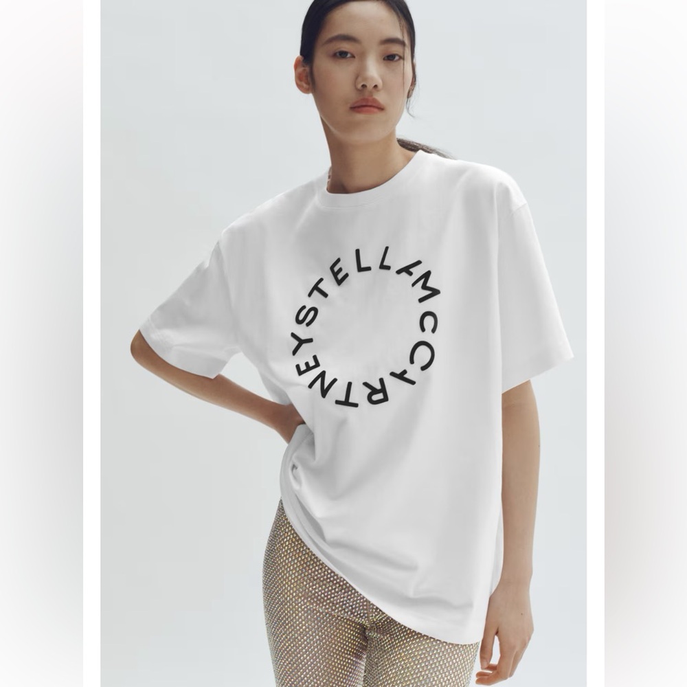 Stella McCartney White Tee with Black Circular Logo - Picture 2 of 5